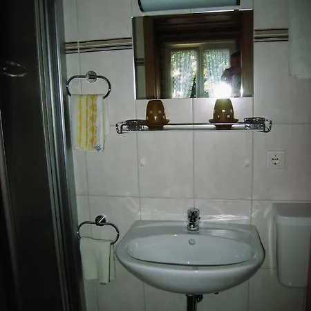 Gastehaus Sonnenwinkel - Rosler Guest house *